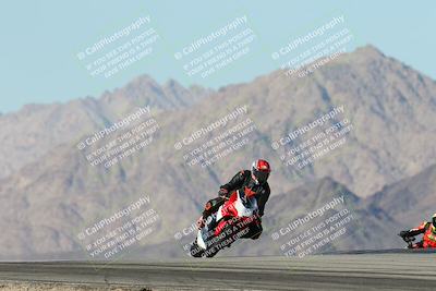 media/Dec-01-2025-Moto Forza (Mon) [[2daa91e15f]]/2-Intermediate Group/Session 4 Turn 9/